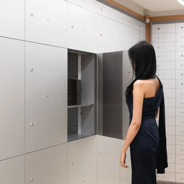 safety deposit box london